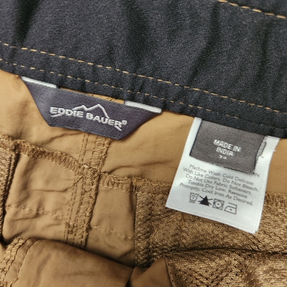 Eddie Bauer Belted Travex Cargo Shorts Size 34 - Picture 4 of 6